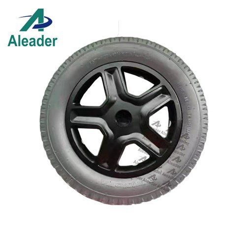 Mynda fyllt hjólastóladekk og hjól